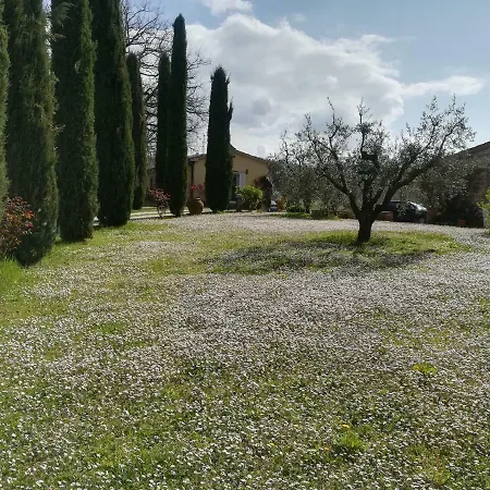 Agriturismo La Scarpaia Farm stay *